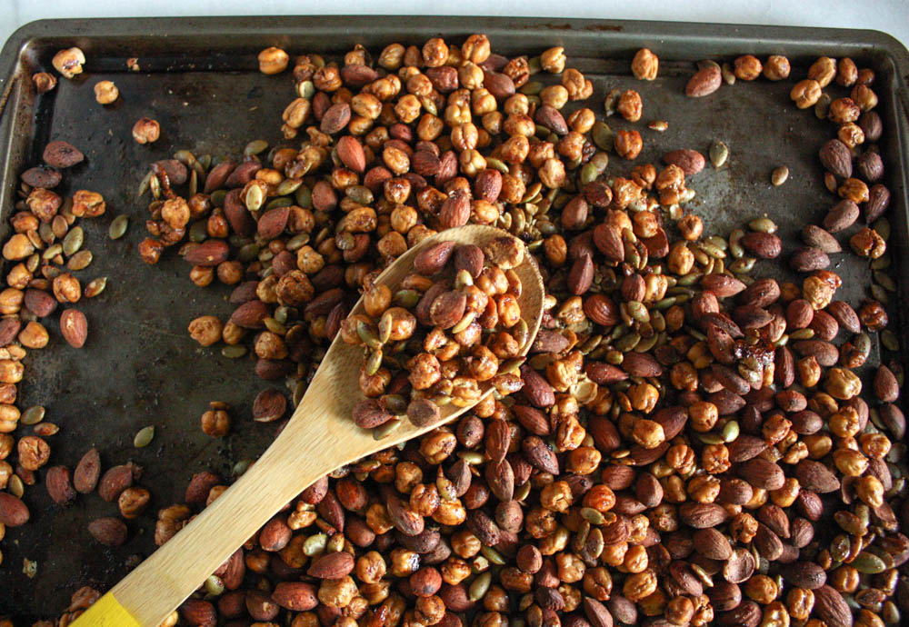 Sweet & Spicy Chickpea Pub Mix