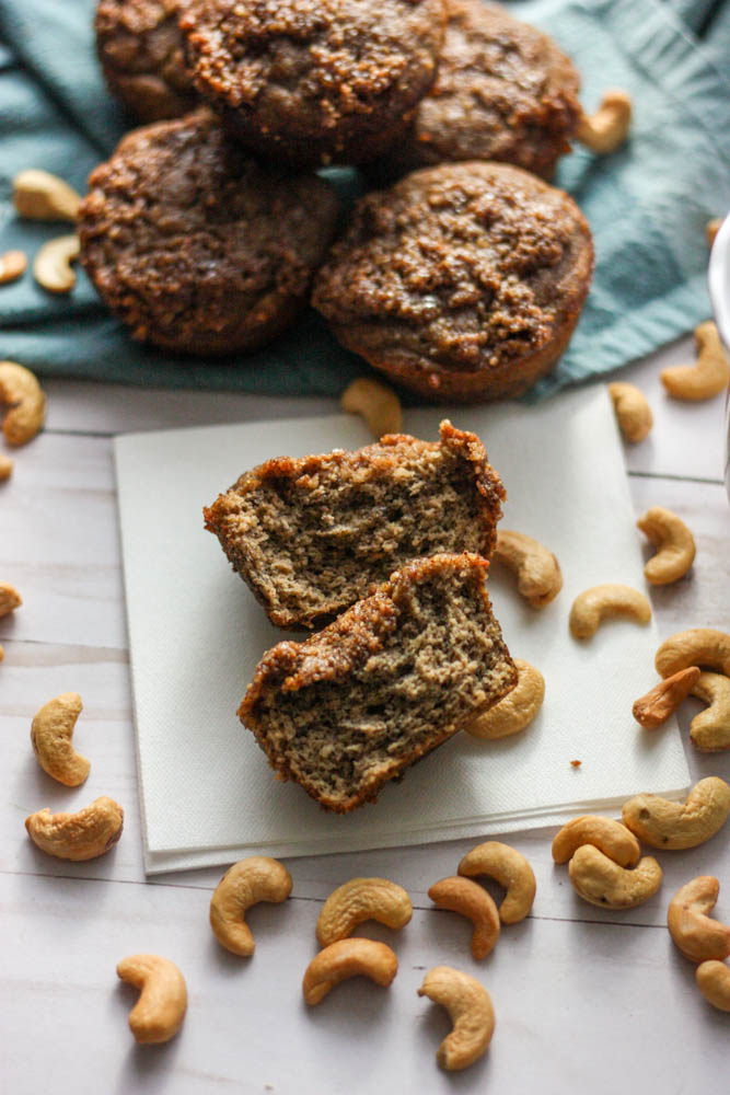 Paleo Cinnamon Streusel Banana Muffins 