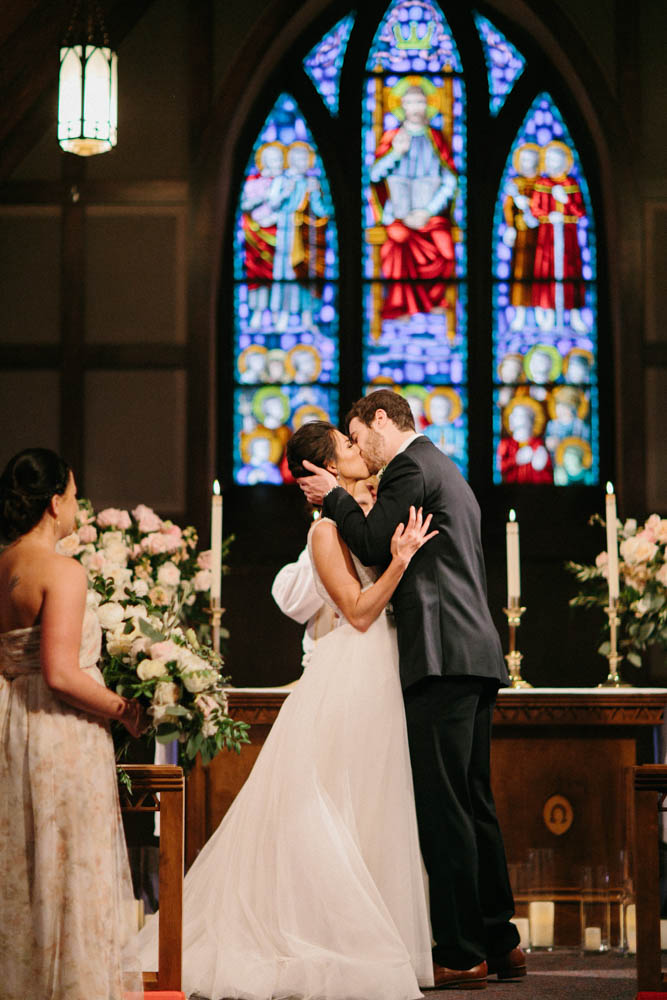 classic church wedding photo ideas