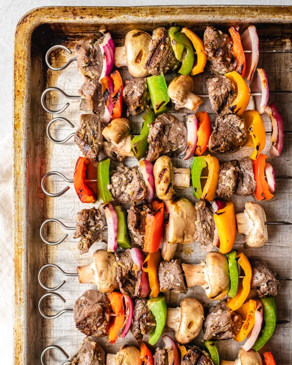 venison kebabs with veggies on skewers