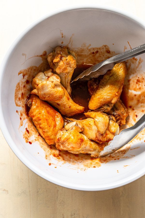 chicken wings tossed sauce