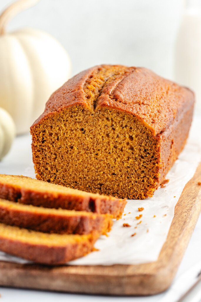 Close up of sliced pumpkin bread